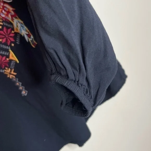 𝅺ANDRE'E by unit black long sleeve floral embroidered blouse - Picture 7 of 8